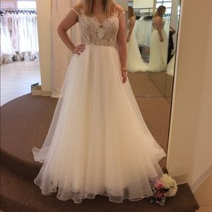 Hayley Paige Val wedding dress size 12